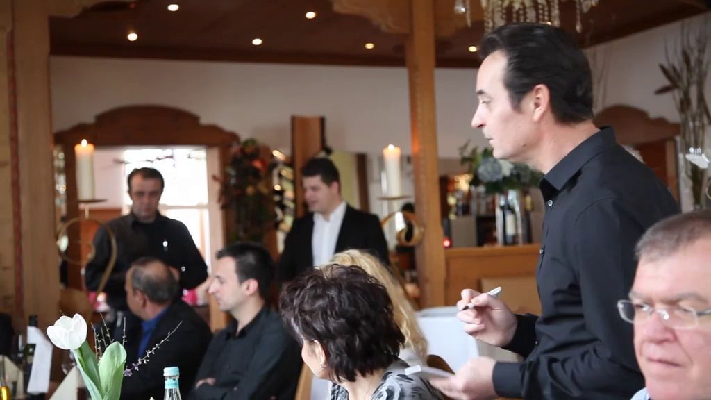 "Restaurant Avli in München: Authentische griechische Küche entdecken!"