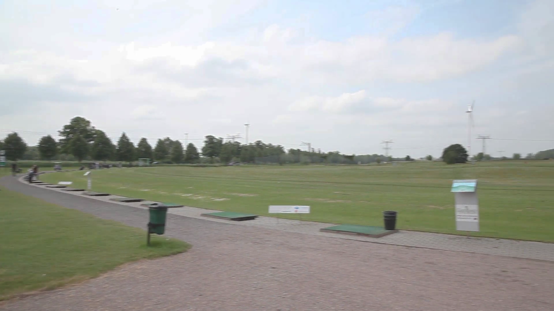 "GolfRange Berlin-Großbeeren: Ihr perfekter Golfplatz in Großbeeren!"