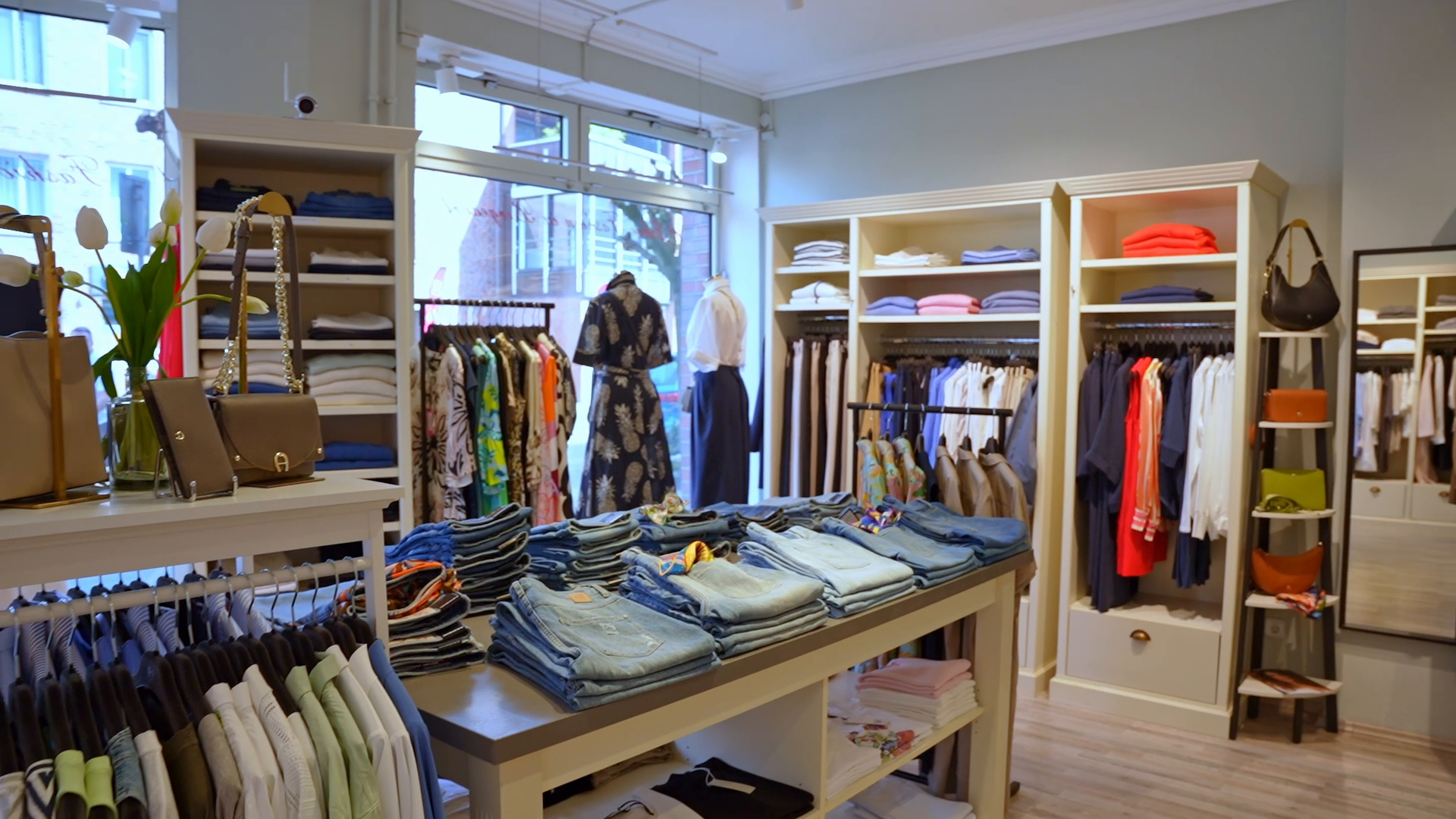 Boutique La Cara Bergedorf: Exklusive Damenmode & persönliche Beratung