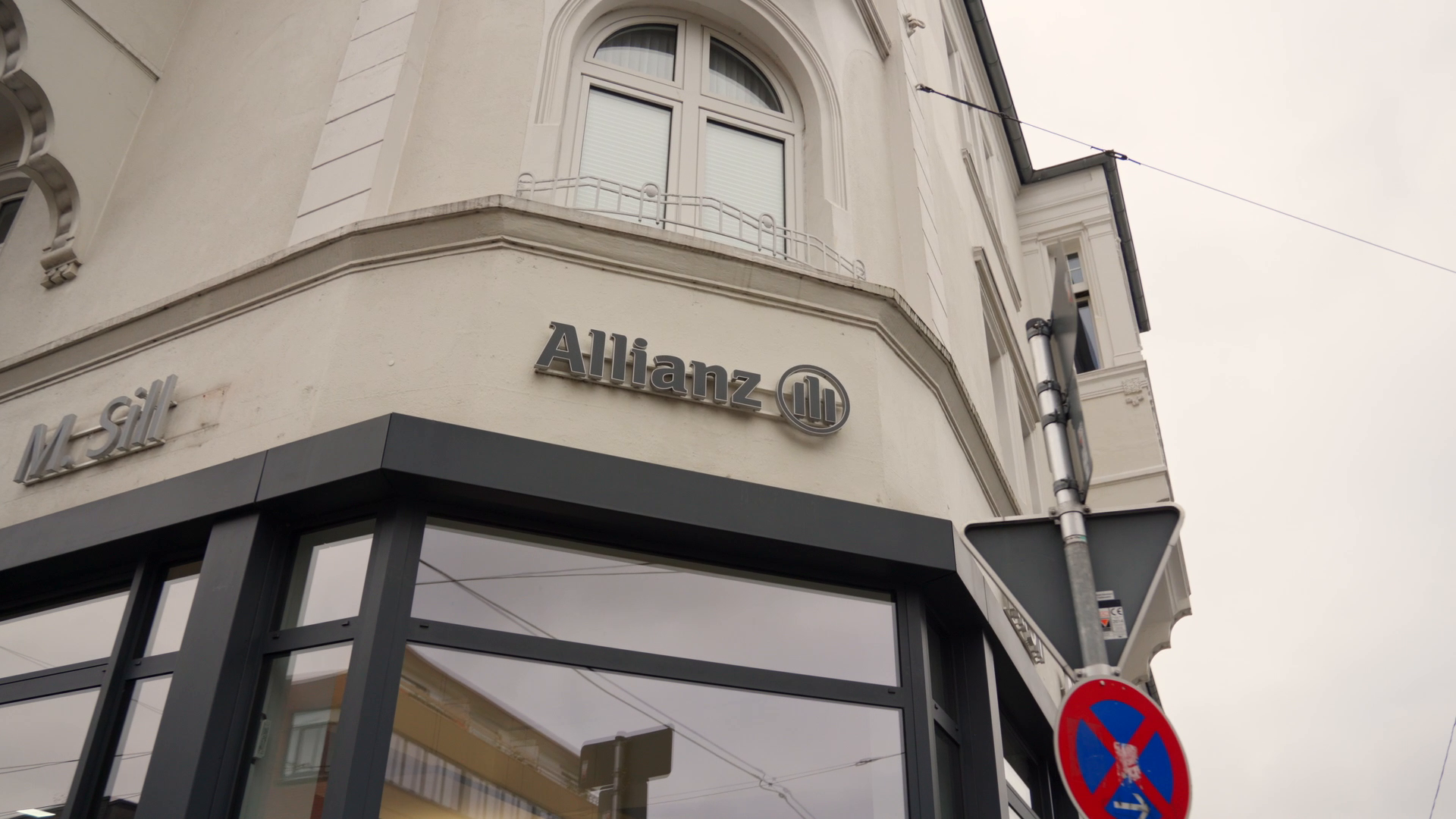 Die Agentur steht für Vertrauen, Transparenz und maßgeschneiderte Lösungen in den Bereichen Versicherung, Vorsorge und Finanzen für Firmenkunden.